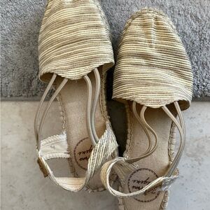 Toni pons Natural Beige Espadrille Flats with Ankle Ties
